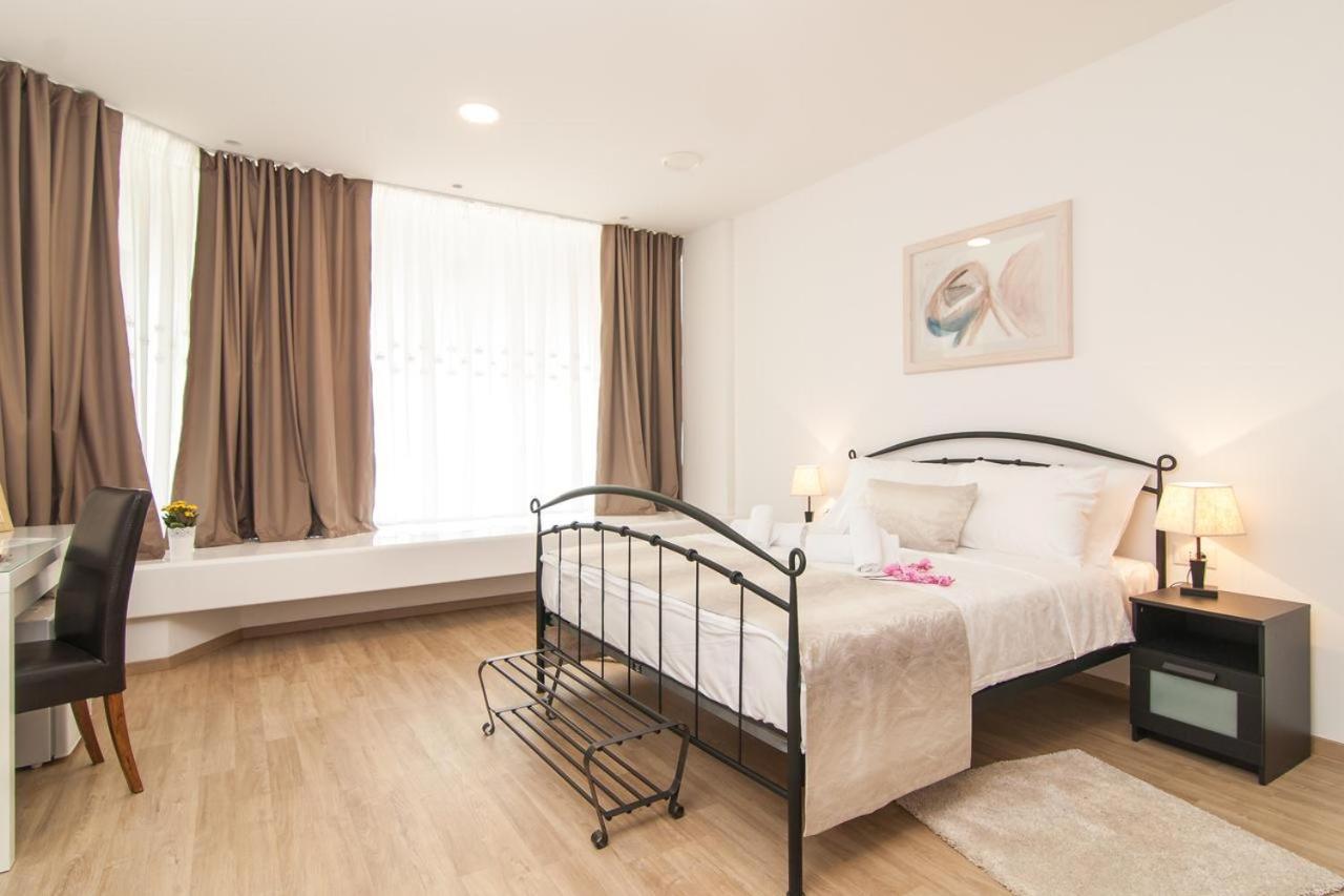Via Domus Hotel Split Bagian luar foto