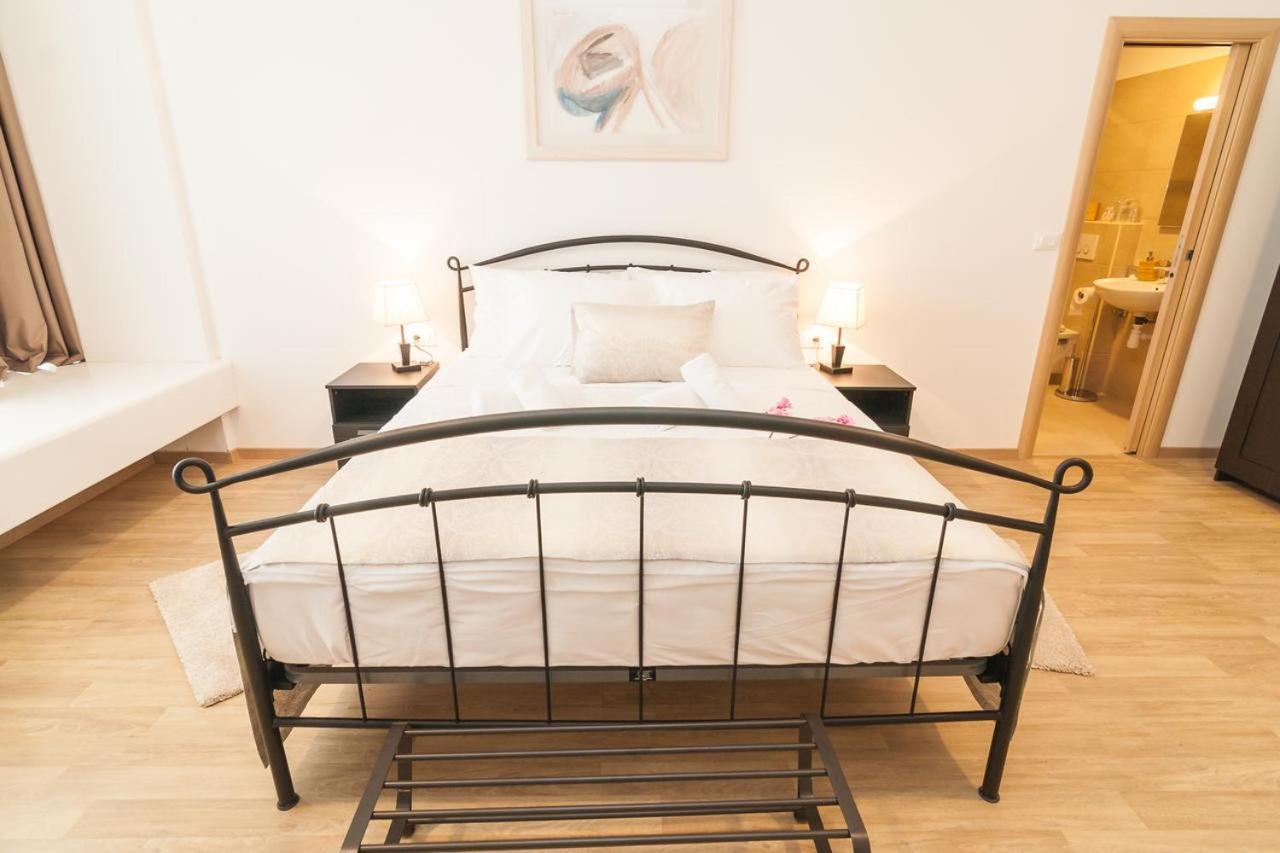 Via Domus Hotel Split Bagian luar foto
