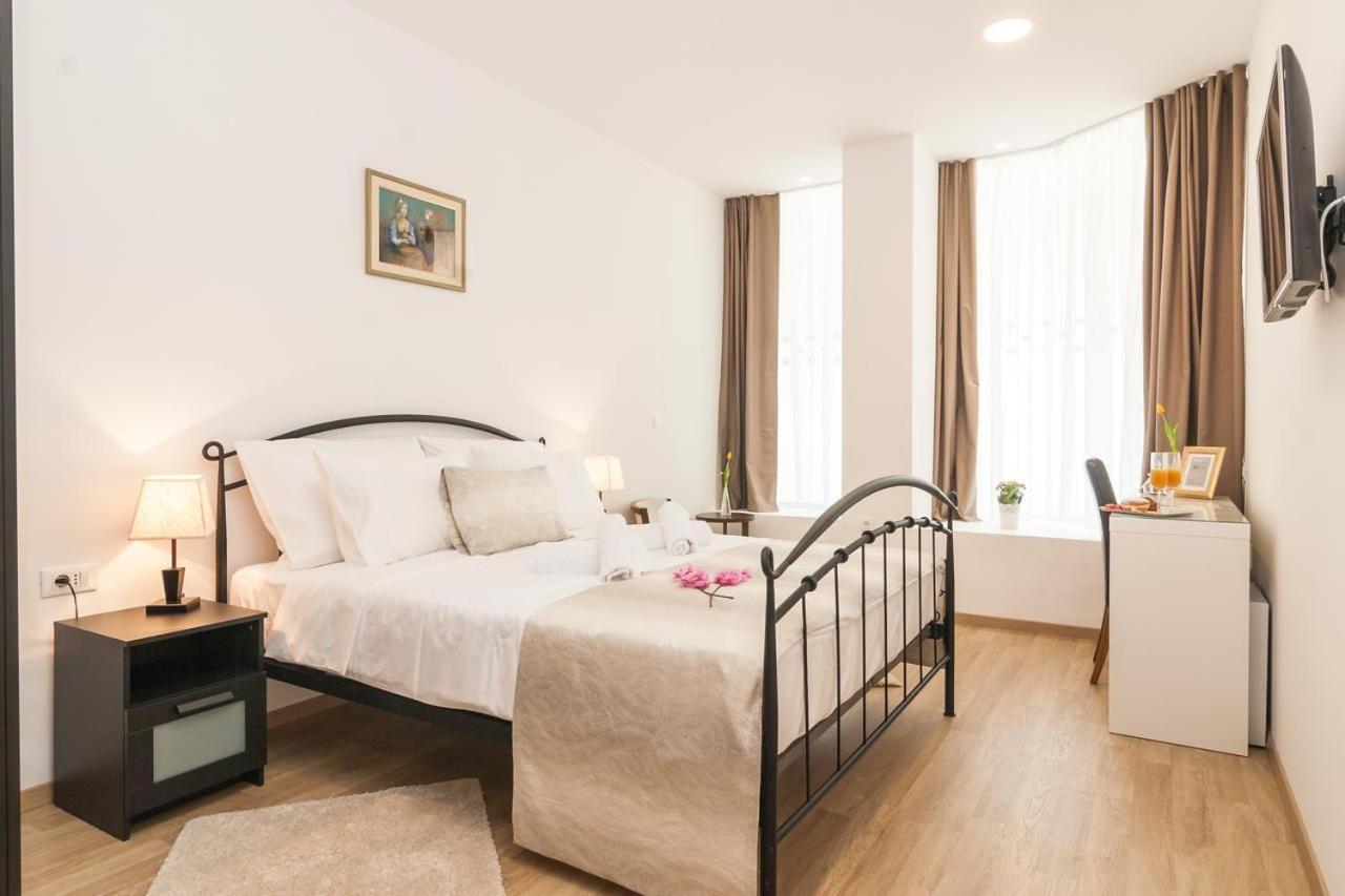 Via Domus Hotel Split Bagian luar foto